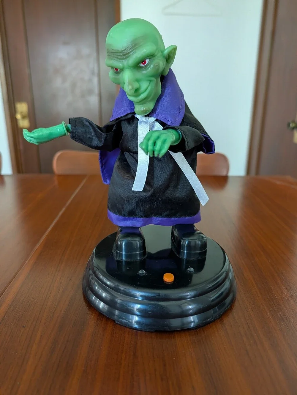 Vintage Gemmy Battery Op Dancing Halloween Vampire Ghoul Figure Music Decoration